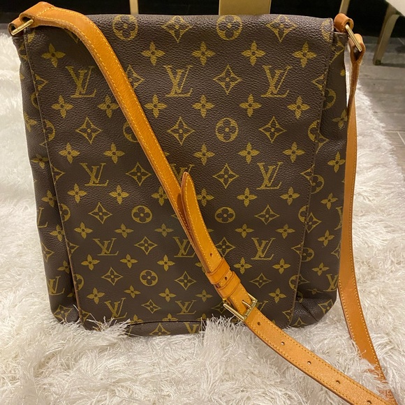 Vintage Louis Vuitton Crossbody Messenger Bag - Picture 4 of 16